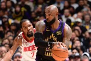 KOK体育登录入口-湖人再胜火箭夺2-0！詹皇轰28+8+7，杜兰特9次失误